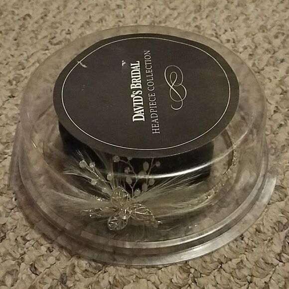 David's Bridal Silver Bling Headpiece W/ Feathers - Picture 4 of 8